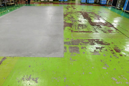 写真：自動車部品工場塗床施工前
