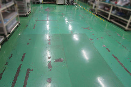 写真：自動車部品製造工場塗床工事施工前