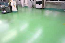写真：菓子工場メタクリル樹脂塗床工事　床塗装