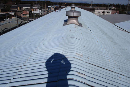 写真：スレート屋根塗装工事施工前