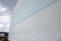 写真：化学工場倉庫外壁塗装補修工事施工前