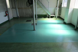 写真：バイオ工場塗床工事部分補修