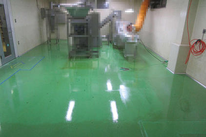 写真：食品工場塗床工事厚膜エポキシ樹脂施工前
