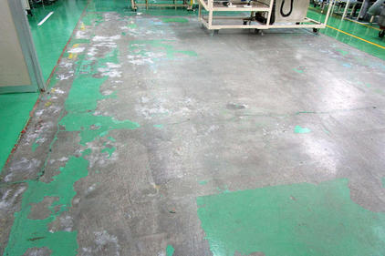 写真：自動車部品工場塗床工事施工前