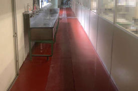 写真：工場内手洗い場防滑仕上げ塗床工事