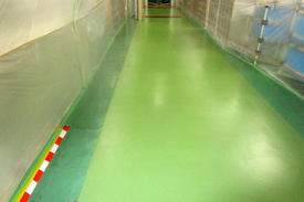 写真：工場　メタクリル樹脂　MMA　塗床工事　塗り床工事　床塗装　床改修　施工例　防塵床