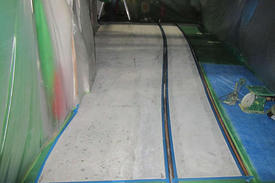 写真：製紙工場　エポキシ樹脂　塗床工事　塗り床工事　床塗装　床改修　施工例　防塵床　下地処理
