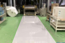 写真：紙製品工場　エポキシ樹脂　塗床工事　塗り床工事　床塗装　床改修　施工例　防塵床