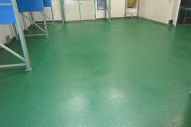 写真：工場　倉庫　メタクリル樹脂　塗床工事　塗り床工事　床塗装　床改修　施工例　防塵床　MMA