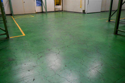 写真：工場　倉庫　メタクリル樹脂　塗床工事　塗り床工事　床塗装　床改修　施工例　防塵床　MMA