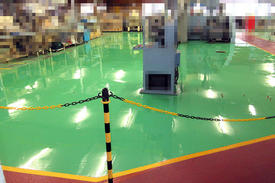 写真：工場　エポキシ樹脂　塗床工事　塗り床工事　床塗装　床改修　施工例　防塵床