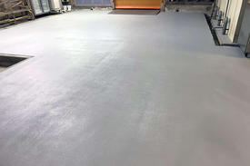 写真：食品加工工場　メタクリル樹脂　塗床工事　塗り床工事　床塗装　床改修　施工例　防塵床