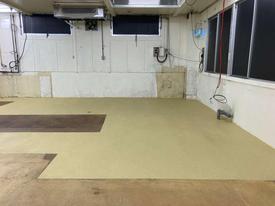 写真：食品工場　硬質ウレタン　塗床工事　塗り床工事　床塗装　床改修　施工例　防塵床

