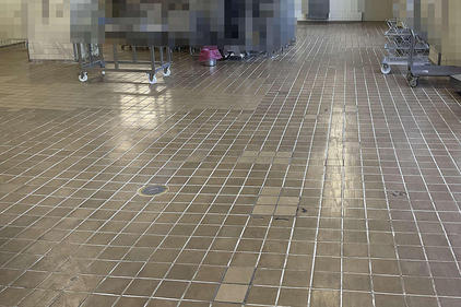 写真：工場　メタクリル樹脂　塗床工事　塗り床工事　床塗装　床改修　施工例　防塵床