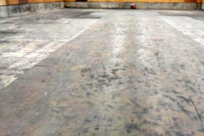 写真：工場　倉庫　エポキシ樹脂　塗床工事　塗り床工事　床塗装　床改修　施工例　防塵床