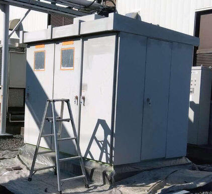 写真：工場　キュービクル　キューピクル　塗装工事
