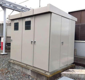 写真：工場　キュービクル　キューピクル　塗装工事